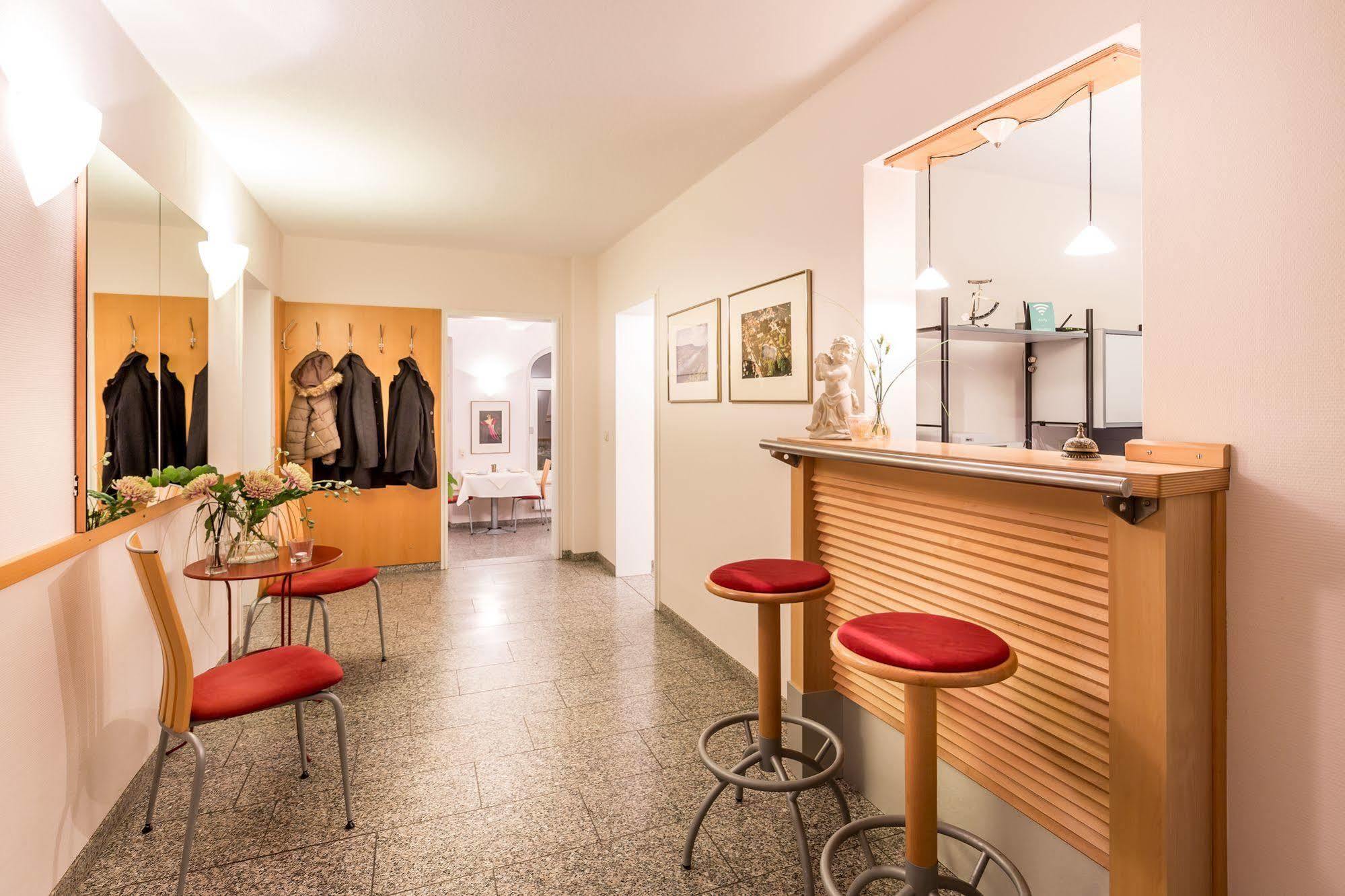 Hotel Am Rokokogarten Veitshochheim Bagian luar foto